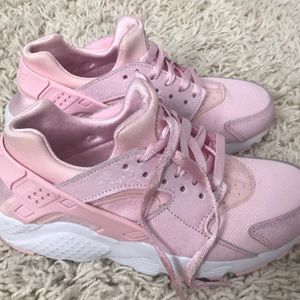 pink nike huaraches size 6 women’s